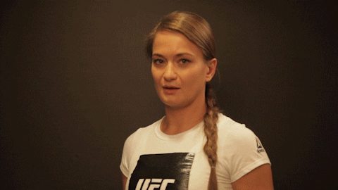 Karolina Kowalkiewicz Thumbs Down GIF - Find & Share on GIPHY
